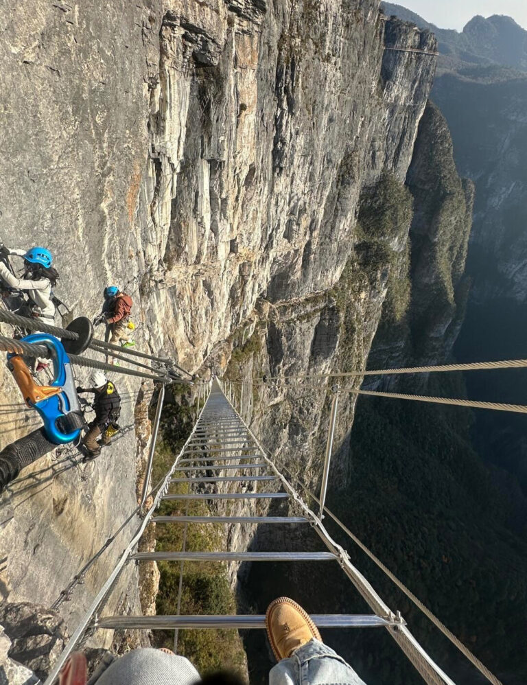 Qixing Mountain Sky Ladder Challenge